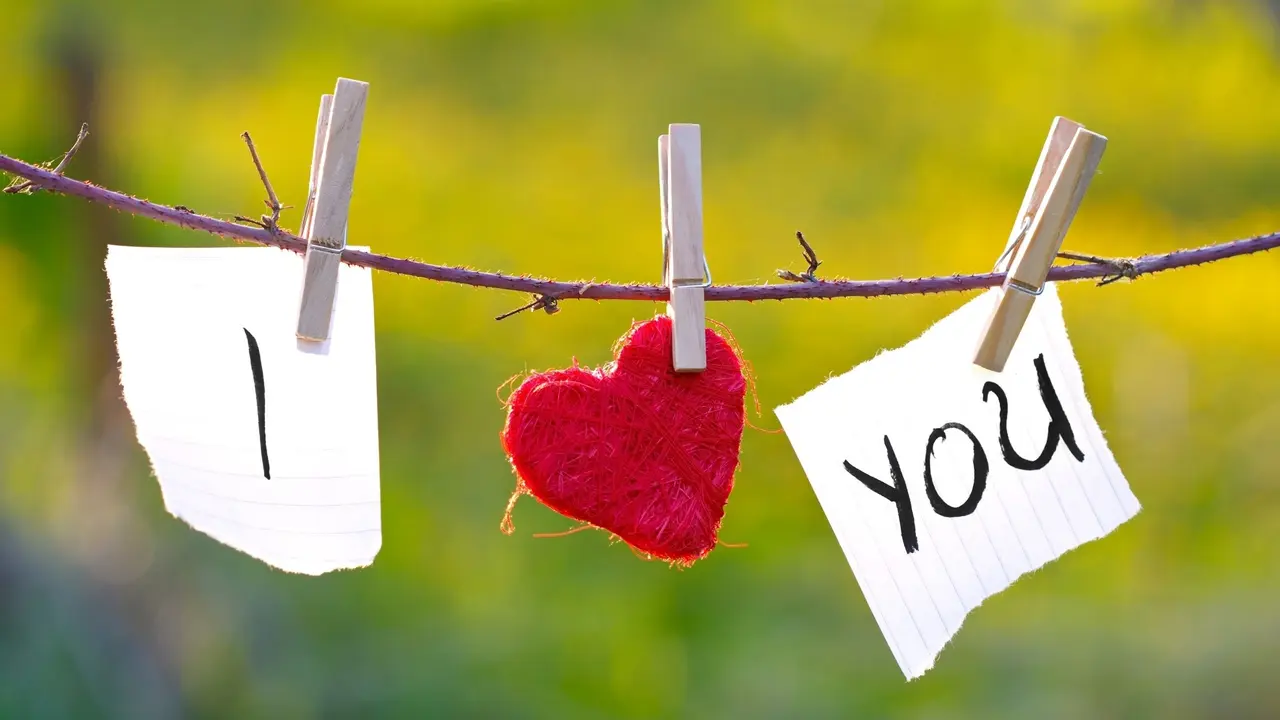 Karena Bilang Cinta Nggak Harus dengan "I Love You"