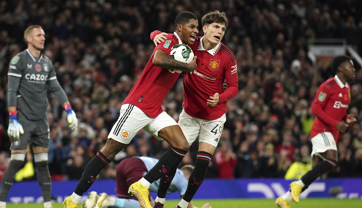 Beruntung, Manchester United kembali menyamakan skor menjadi 2-2 tak lama kemudian, tepatnya pada menit ke-67. Gol dicetak oleh Marcus Rashford usai memanfaatkan umpan tarik yang diawali dengan penetrasi Christian Eriksen. (AP/Dave Thompson)