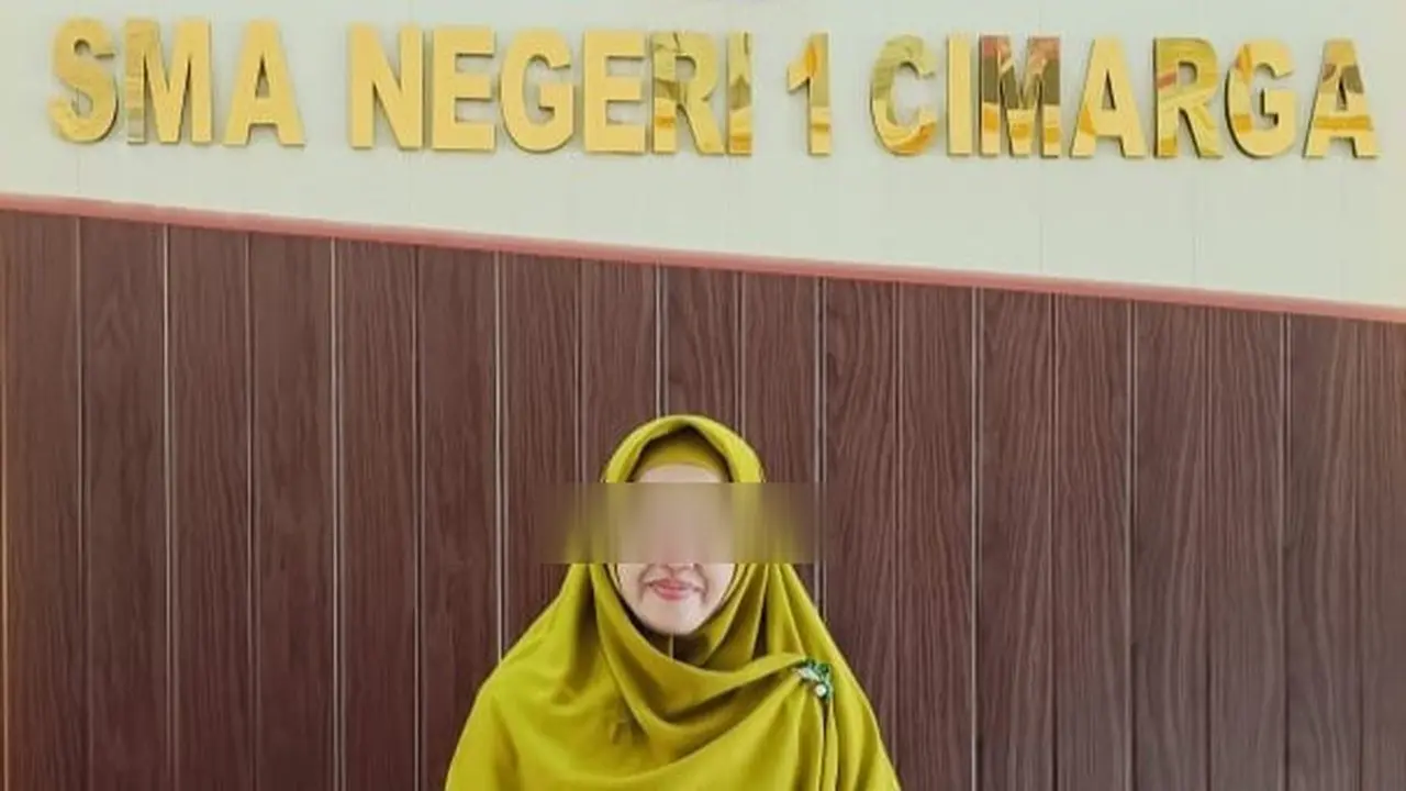 Foto Kepala Sekolah SMAN 1 Cimarga.