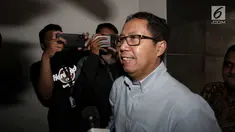 Plt Ketum PSSI Joko Driyono memenuhi panggilan Satgas Anti-Mafia Bola Polri di Mapolda Metro Jaya, Jakarta, Rabu (27/2). Jokdri diperiksa sebagai tersangka perusakan barang bukti pengaturan skor sepakbola Indonesia. (Liputan6.com/Johan Tallo)