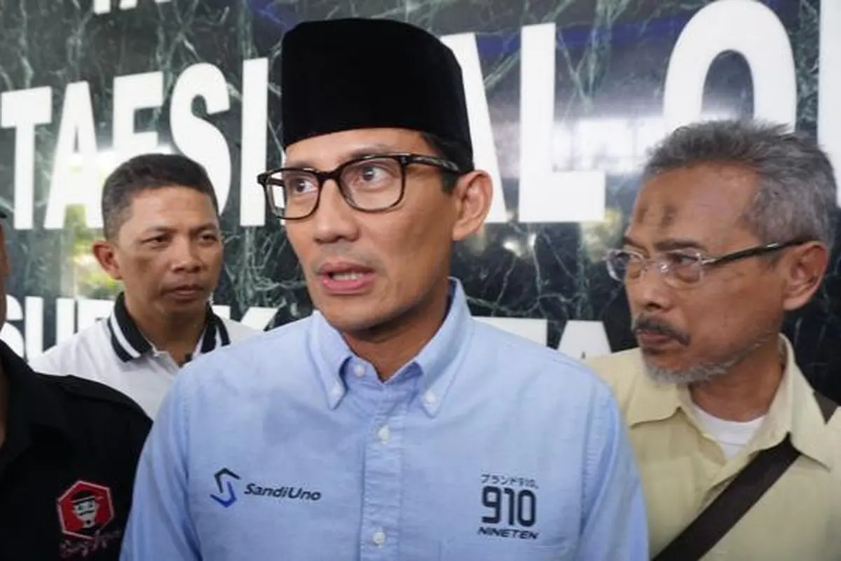 Cawapres Sandiaga Uno melakukan kunjungan ke Kantor Pimpinan Pusat MTA untuk silaturahmi dan minta doa restu,Sabtu (22/9).(Liputan6.com/Fajar Abrori)