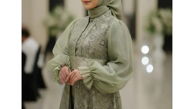 Gamis Batik Sage Organza Lengan Balon