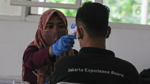 Vaksinasi Booster Keempat untuk Nakes