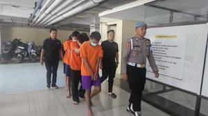 Serang Warga Pakai Celurit, 4 Gangster Depok Ditangkap Saat Tertidur