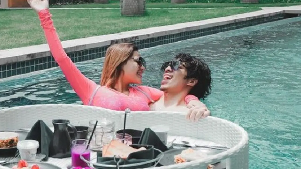 Atta Halilintar - Aurel Hermansyah (Foto: Instagram/@attahalilintar)