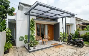 8 Desain Kanopi Teras Minimalis dengan Rangka Hollow dan Atap Transparan
