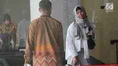 Ike Rahmawati adik kandung artis Inneke Koesherawati usai menjalani pemeriksaan oleh penyidik di gedung KPK, Jakarta, Rabu (8/8). Ike diperiksa sebagai saksi untuk tersangka Wahid Husein. (Merdeka.com/Dwi Narwoko)