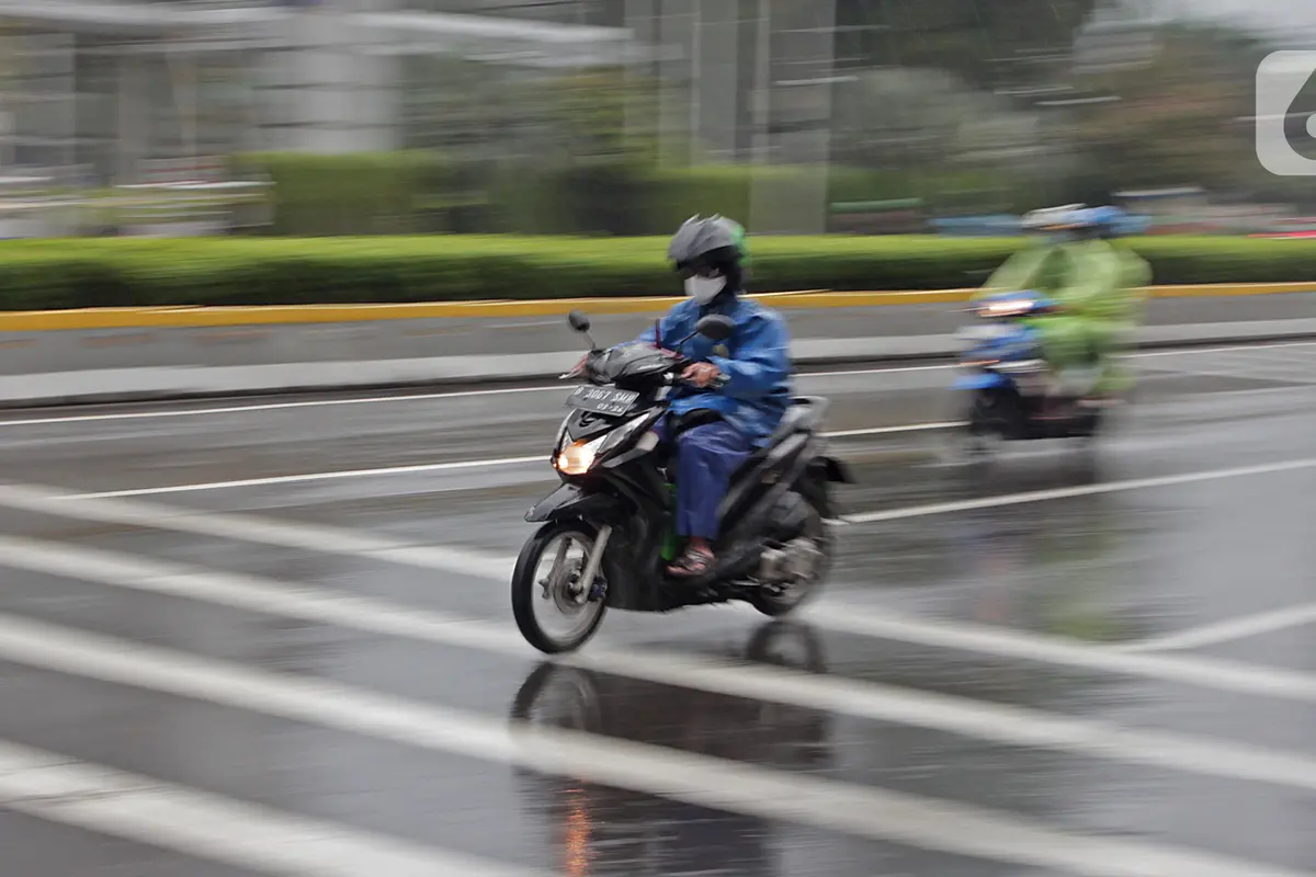 Minggu Pagi, Jakarta Diguyur Hujan