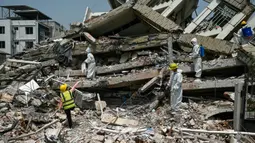 Jumlah korban tewas dalam bencana gempa berkekuatan magnitudo 7,7 ini diperkirakan akan meningkat menjadi lebih dari 3.000. (Sai Aung MAIN/AFP)