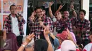 Calon Wakil Gubernur DKI Jakarta Djarot Saiful Hidayat melakukan dialog bersama warga Kebayoran Baru, Jakarta, Selasa (7/2). Dalam kesempatan itu, Djarot berharap bisa melanjutkan program kerjanya untuk lima tahun ke depan. (Liputan6.com/Gempur M Surya)