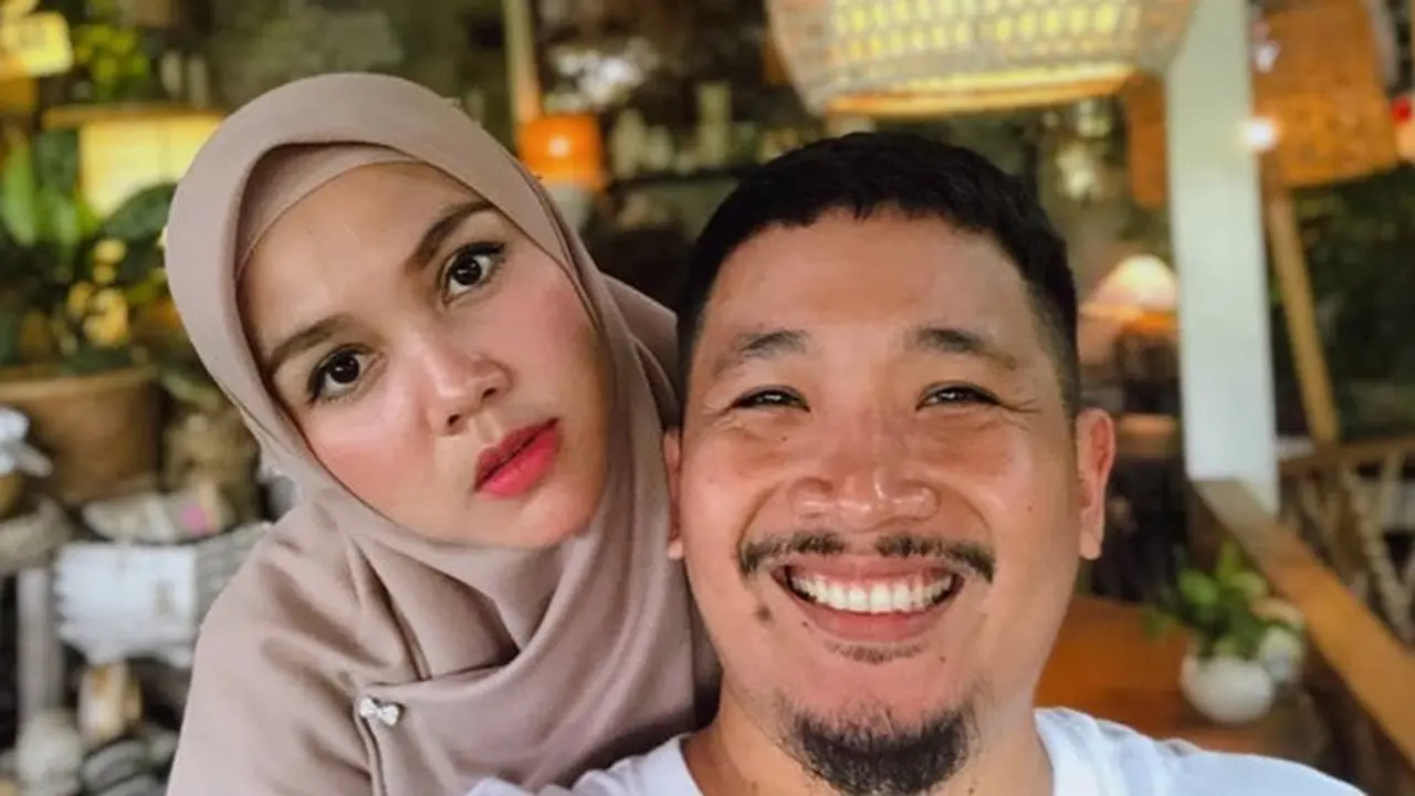 Meninggal Dunia, Ini 6 Potret Kenangan Ratu Annisa dan Mendiang Suami