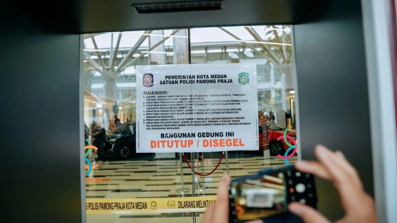 Wali Kota Medan Turun Langsung Segel Mal yang Tunggak Panjang Bertahun-tahun
