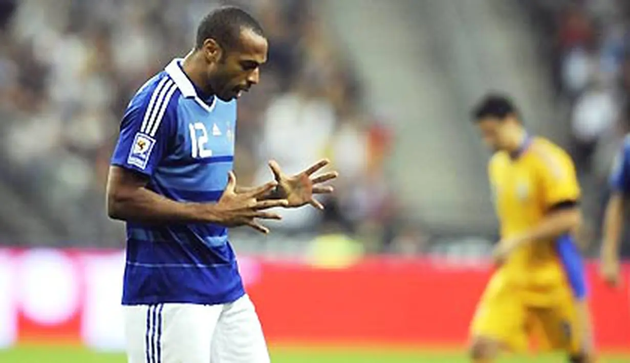 Ekspresi frustasi Thierry Henry saat Prancis ditahan imbang Rumania dalam lanjutan kualifikasi PD 2010 di Stade de France, Saint Denis, 5 September 2009. AFP PHOTO/FRANCK FIFE