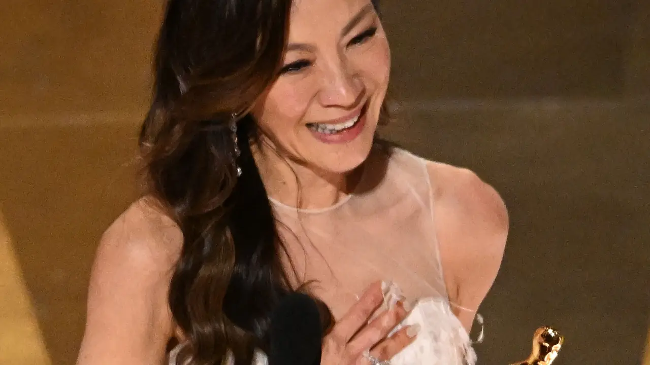 Michelle Yeoh Raih Aktris Terbaik Oscar