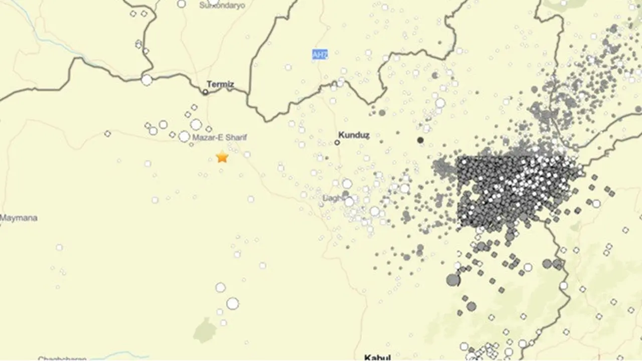 Gempa magnitudo 6,3 mengguncang salah satu kota terbesar di Afghanistan utara. Laporan awal USGS menunjukkan bahwa gempa terjadi pada kedalaman 28 kilometer di dekat Kota Mazar-i-Sharif dan Kota Khulm pada Senin (3/11/2025) pagi waktu setempat.