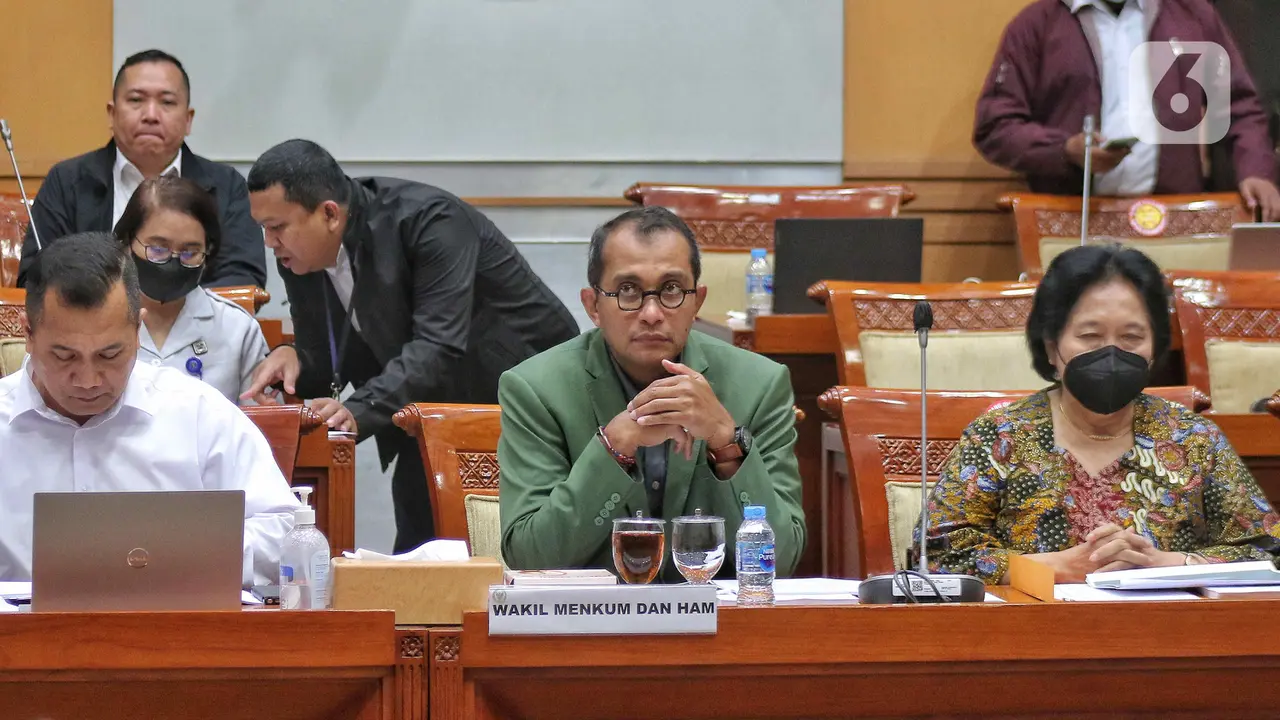Menkumham - Komisi III DPR Gelar Rapat Bahas RKUHP