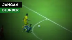 Berita video blunder yang dilakukan Vietnam ini jangan sampai dilakukan Timnas Indonesia U-19 saat menghadapi Brunei pada laga terakhir di Grup B Piala AFF U-18 2017.