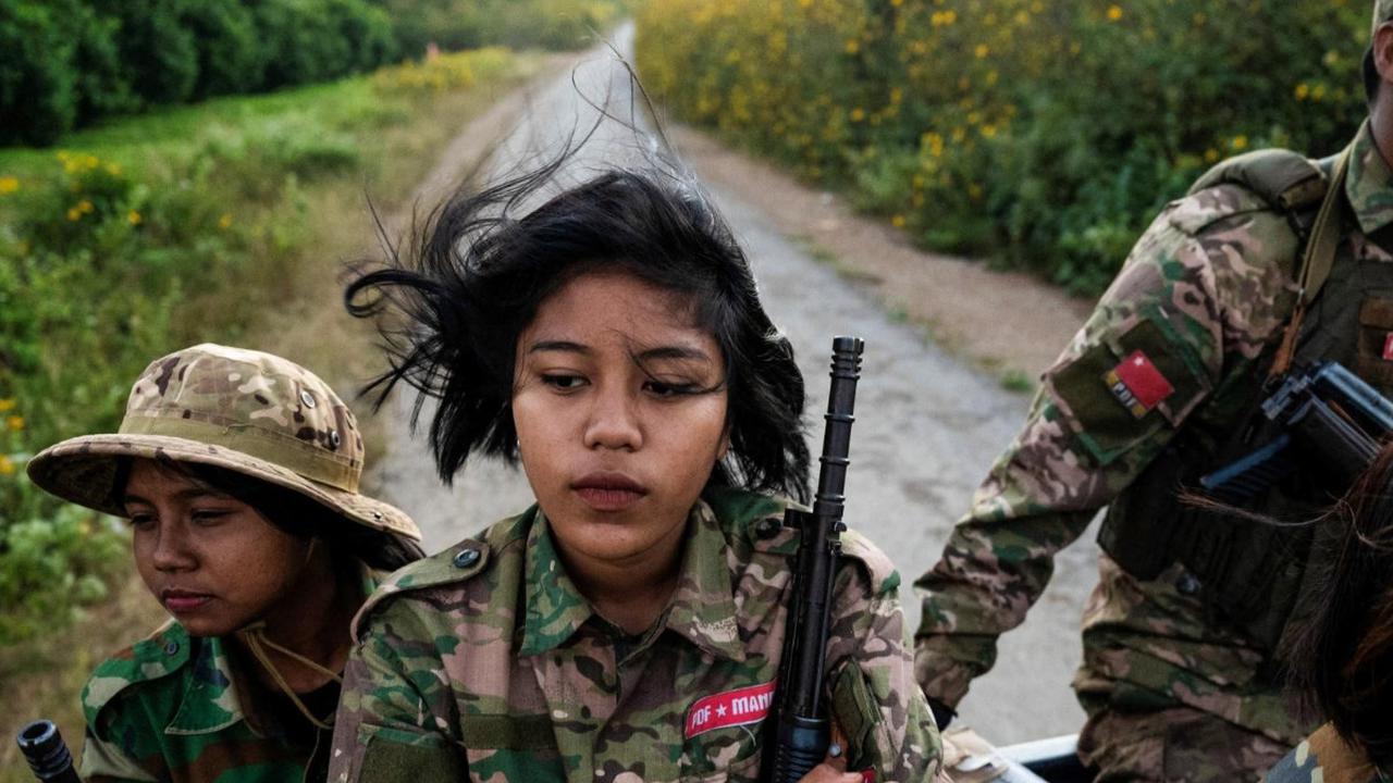 Kekejaman rezim junta militer Myanmar telah melahirkan tentara etnis. Saat ini perkembangan mereka dari keanggotaan semakin bertambah. Bahkan peran para perempuan juga dibutuhkan dalam menambah personel untuk melawan junta militer Myanmar.  <br>