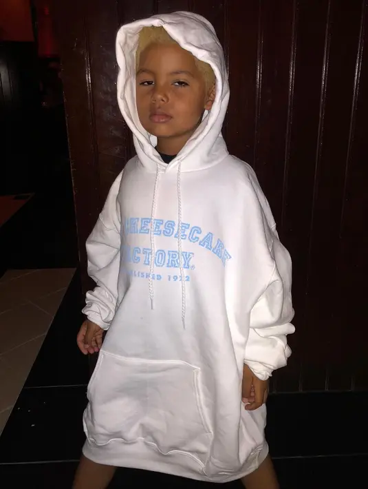 Lewat Instastory, Amber Rose pun menumpahkan kekesalannya. Ia menuliskan kemarahan pada orang-orang yang dengan tega mengatakan anaknya seorang gay. (instagram/amberrose)