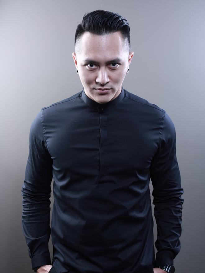 Suka Duka Demian Aditya Beristrikan Paranormal - Celeb Bintang.com