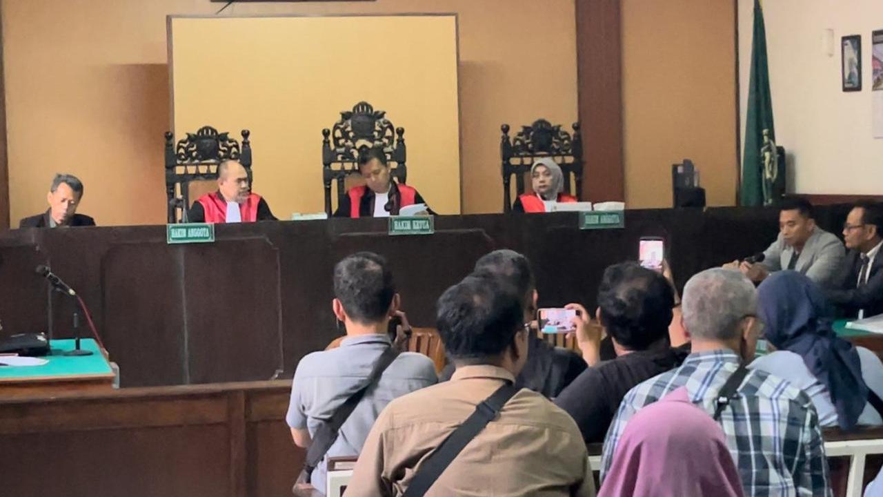 Ijazah Jokowi Kembali Dipersoalkan Alumni UGM, PN Solo Gelar Sidang Perdana