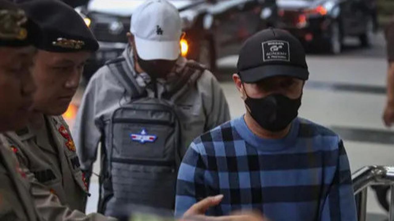 FOTO: Ekspresi Pj Wali Kota Pekanbaru dan Sekda Terjaring OTT, Kompak Bungkam Seribu Bahasa saat Digelandang KPK