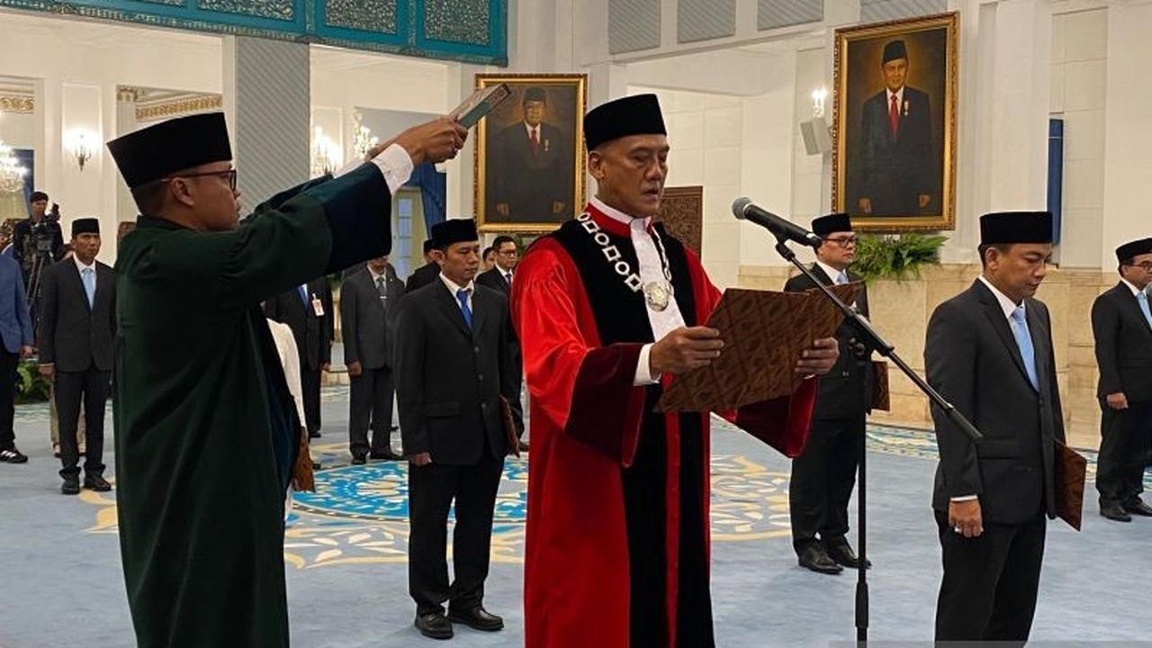 Presiden Prabowo Saksikan Pengucapan Sumpah Liliek Prisbawono sebagai Hakim MK