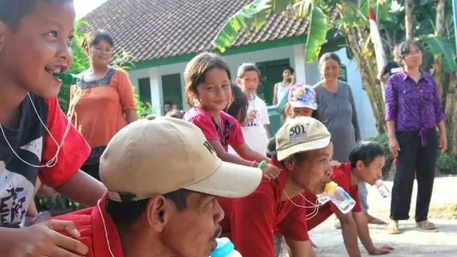 8 Potret Kocak Bapak-Bapak Kalau Ikut Lomba 17 Agustusan Ini Bikin Senyum Nyengir