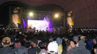 Konser "Pesta Rakyat Ganjar Pranowo #2" yang berlangsung di Pantai Pasir Kencana berhasil mengguncang publik Pekalongan pada Sabtu (28/1/2023) (Istimewa)
&nbsp;