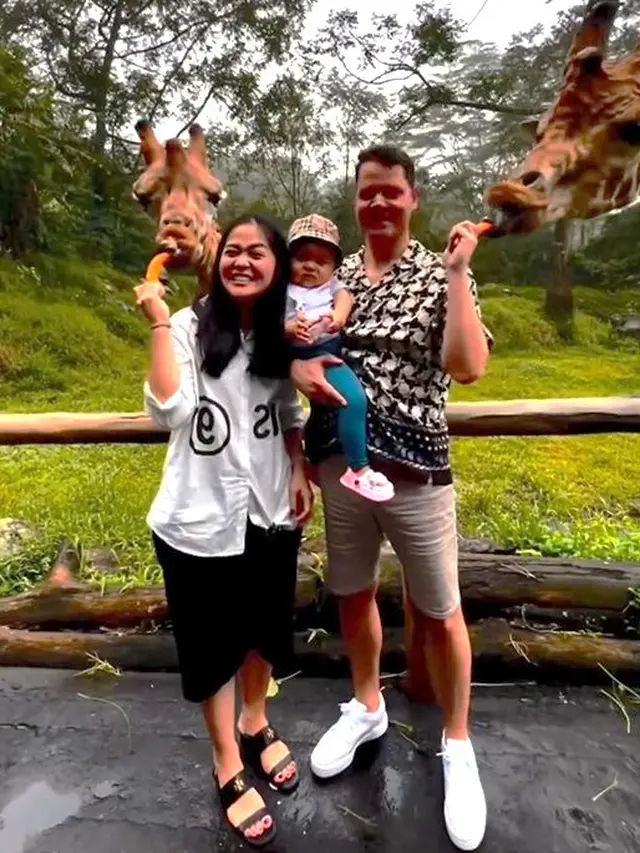 Gracia Indri ajak anak ke Taman Safari (Instagram/graciaz14)