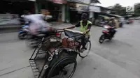 [Cek Fakta] Sandi Tuding Ada yang Memobilisasi Becak Masuk Jakarta