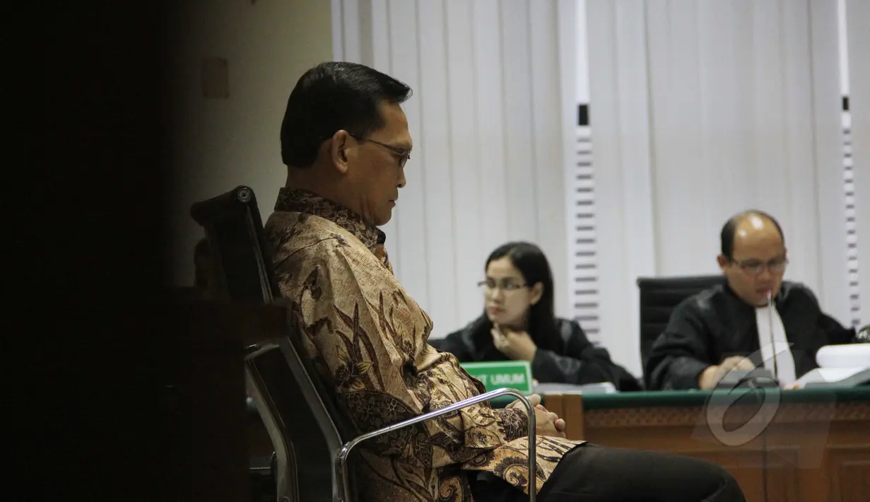 Terdakwa kasus dugaan korupsi simulator surat izin mengemudi yang juga mantan Wakil Kepala Korlantas Brigjen Pol Didik Purnomo menjalani sidang pembacaan tuntutan oleh JPU KPK di Pengadilan Tipikor, Jakarta, Senin (16/3/2015). (Liputan6.com/Helmi Afandi)