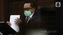 Terdakwa kasus dugaan suap penghapusan red notice atas nama Djoko S Tjandra, Brigjen (Pol) Prasetijo Utomo saat menjalani sidang lanjutan di Pengadilan Tipikor Jakarta, Senin (7/12/2020). Sidang menyimak keterangan saksi-saksi. (Liputan6.comHelmi Fithriansyah)