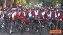 Citizen6, Kota Tua: Ratusan orang bersepeda sambil mengenal sejarah kota tua sambil menikmati kuliner nusantara dalam acara Bike to heritage Festival Kuliner Nusantara, Minggu (27/5). (Pengirim: Irwan Aprianto)