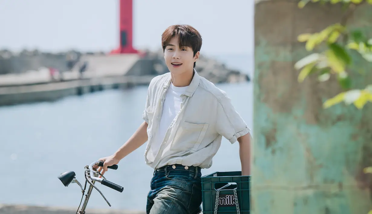 Kim Seon Ho di serial Hometown Cha-Cha-Cha. (Foto: Netflix)