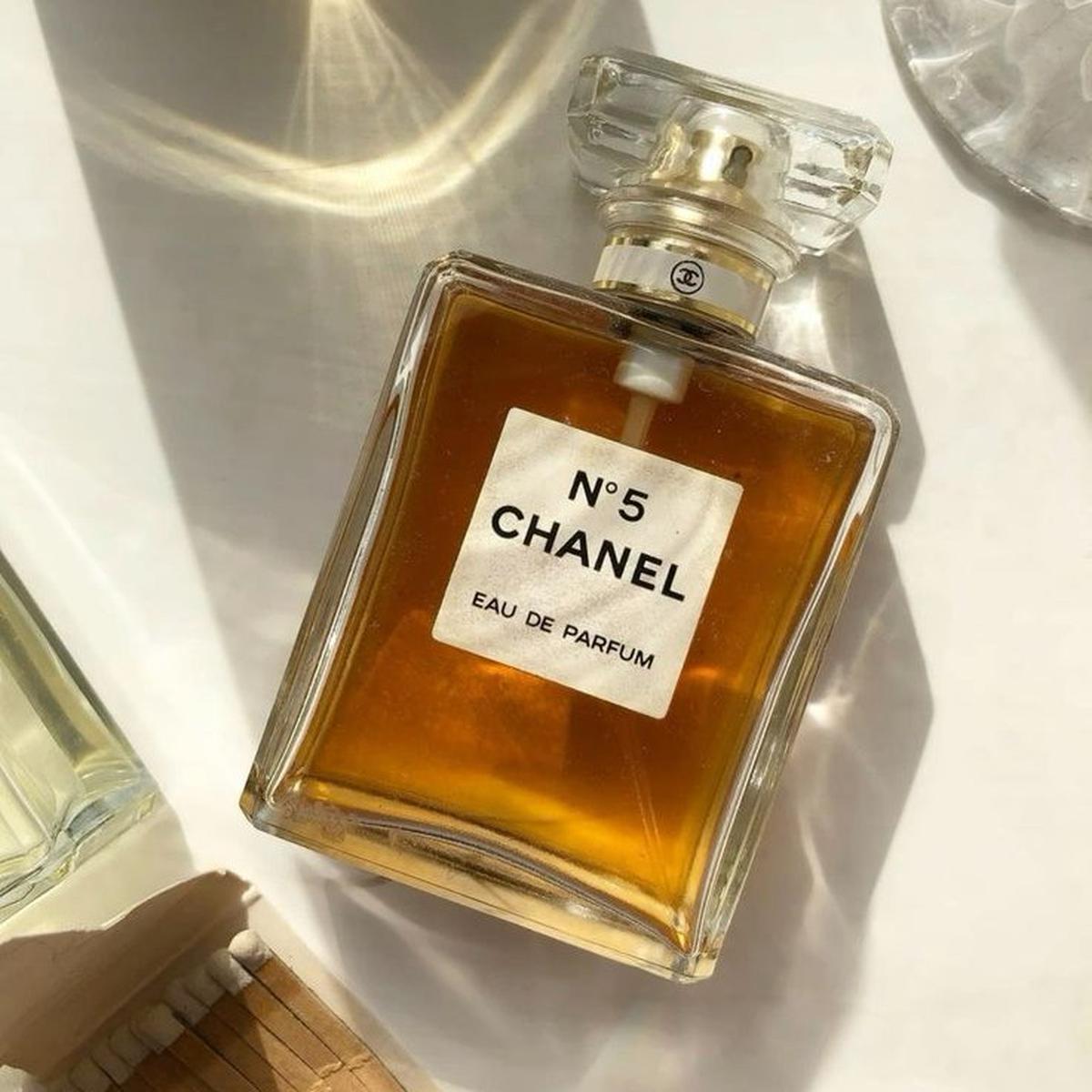 5 Aroma Parfum Wanita yang Bikin Pria Terpesona dalam Sekejap