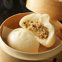 Tersaji hangat dengan tekstur empuk dan isian yang melimpah, bakpao memang paling pas dijadikan snack atau menu sarapan.