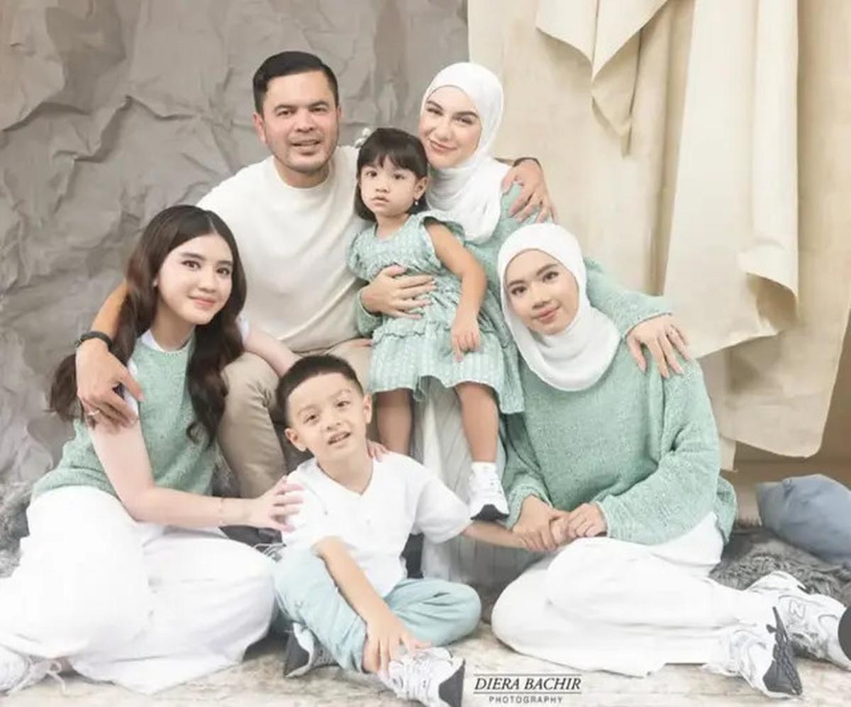 10 Artis Rasakan Tahun Baru 2025 Perdana Sebagai Pasutri, Terbaru Delia Septianti