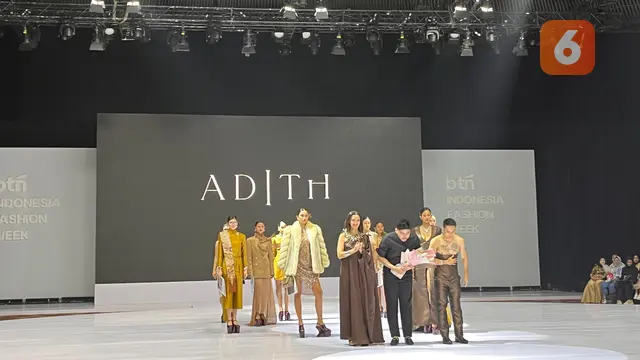 Tampilan Atiqah Hasiholan dan Randy Pangalila Saat Jadi Muse di Landasan Pacu IFW 2025. (Dok: Liputan6.com/dyah)