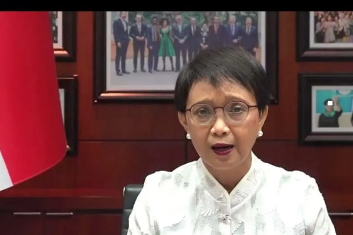 Menteri Luar Negeri Retno Marsudi dalam Press Briefing Virtual Menlu RI tentang Perkembangan Evakuasi WNI dari Ukraina. (Screen Grab)