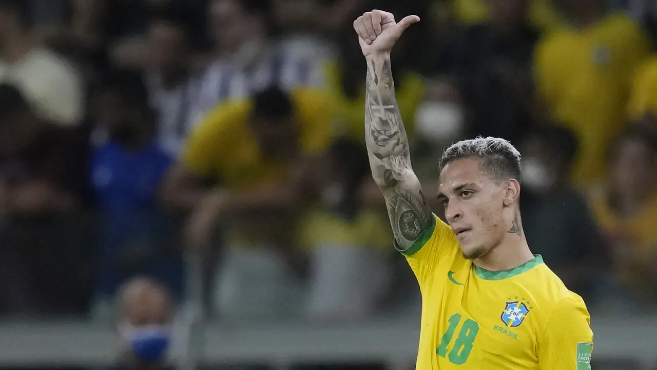 Foto: Dua Bintang Liga Inggris Cetak Gol, Brasil Bungkam Paraguay dan Terus Pimpin Klasemen Zona Conmebol di Kualifikasi Piala Dunia 2022