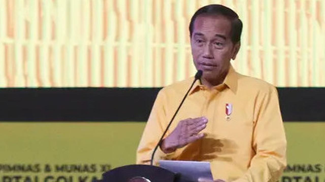 Respons Jokowi Usai Dikabarkan Masuk Anggota Kehormatan Partai Golkar