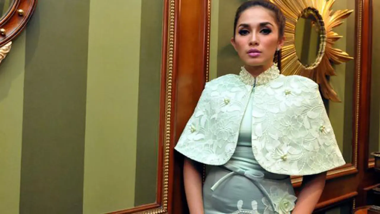 Pengalaman Ussy Menicure - Pedicure Gratis Karena Aplikasi (Iklan