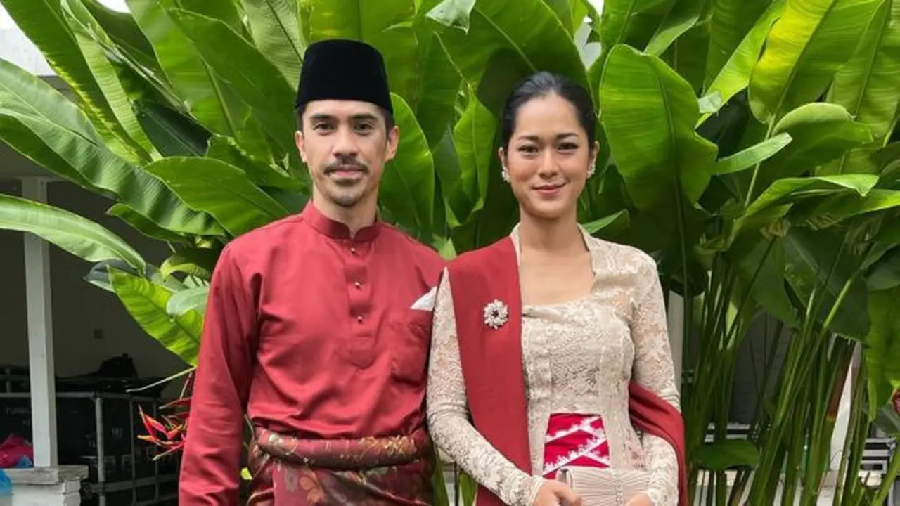 Inspirasi Model Kebaya Couple Modern untuk Acara Resmi (credit: instagram/prisia)