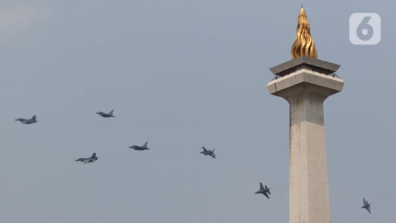 Aksi Delapan Pesawat Tempur TNI AU Peringati HUT ke-76 RI