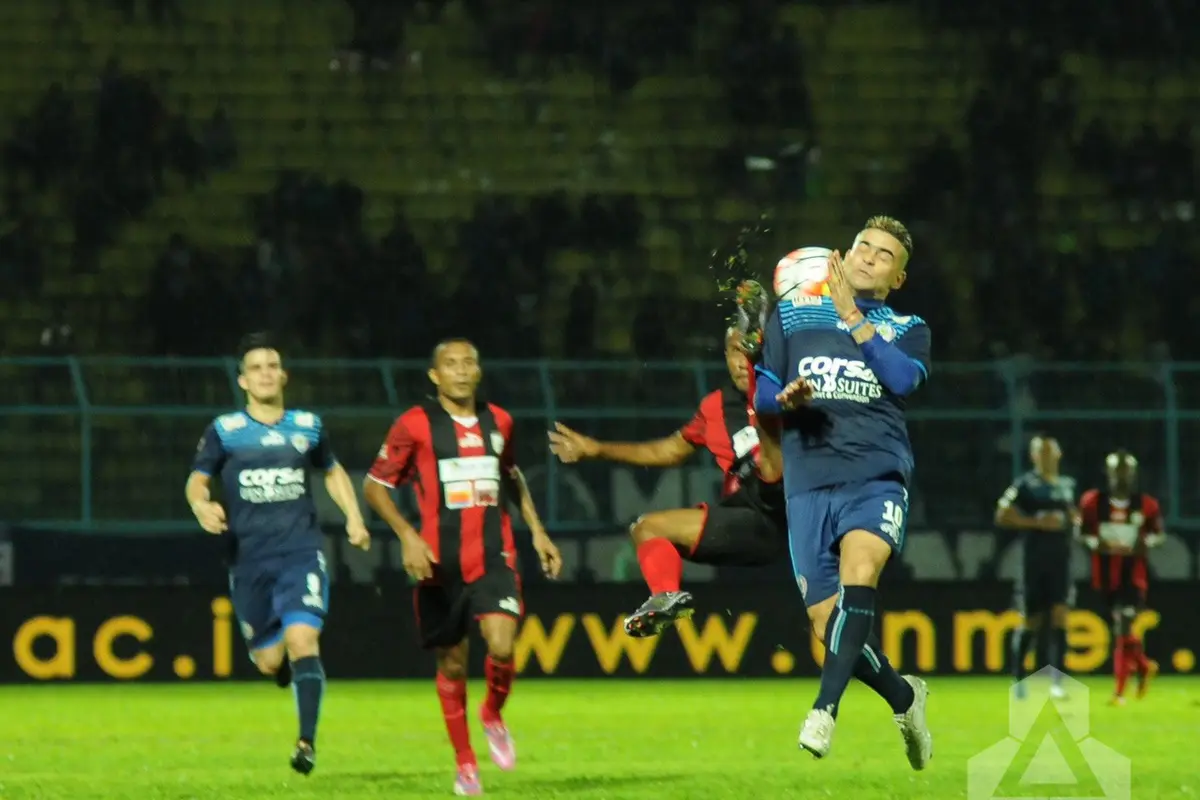 Persipura Jayapura vs Arema Cronus (Indonesiansc.com)