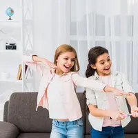 Hubungan adik dan kakak adalah salah satu relasi terpanjang yang akan dimiliki seseorang sepanjang hidupnya. Namun, kedekatan emosional antar saudara tidak selalu terbentuk secara alami. (foto/dok: freepik)