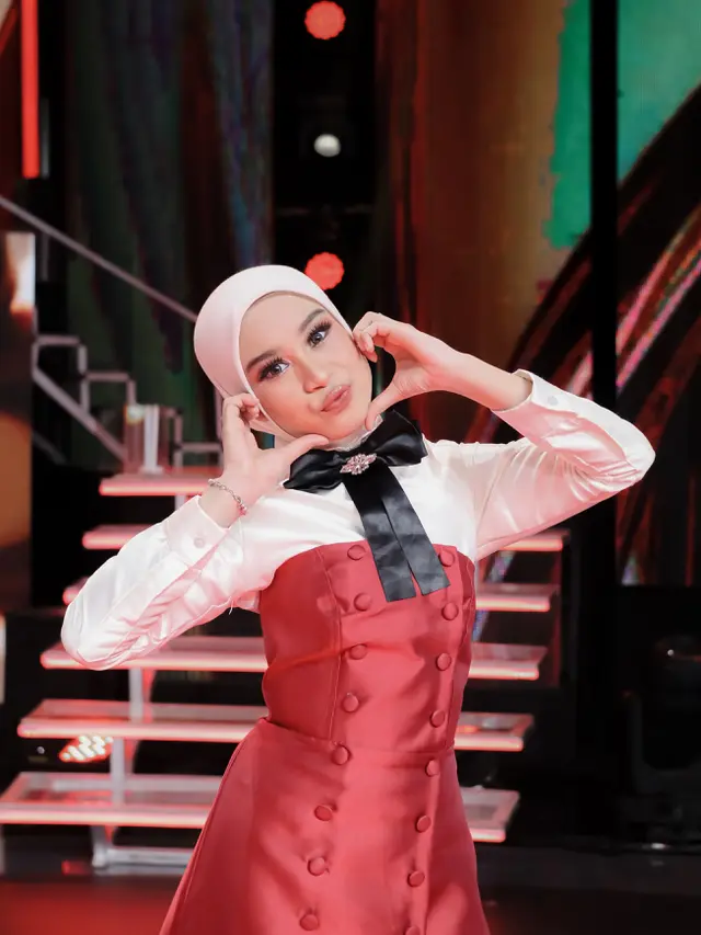 Mila DA7 pose imut (instagram.com/da7_milanurwanti)