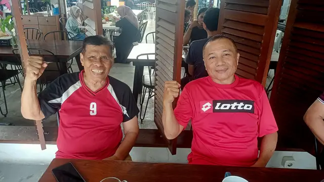 Pegiat Sepak Bola