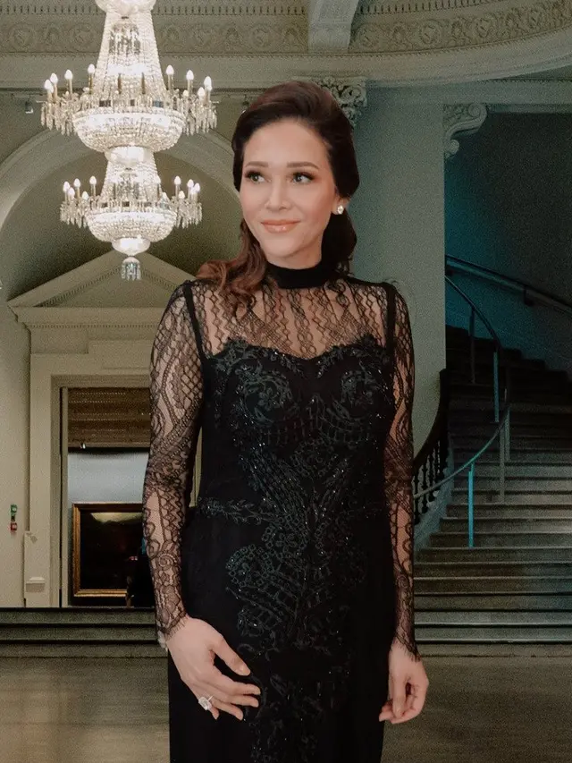 Model Dress Brokat Hitam Maia Estianty/ Instagram @maiaestiantyreal